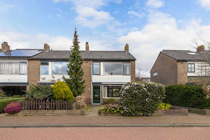 Edisonstraat 19 in Huizen foto