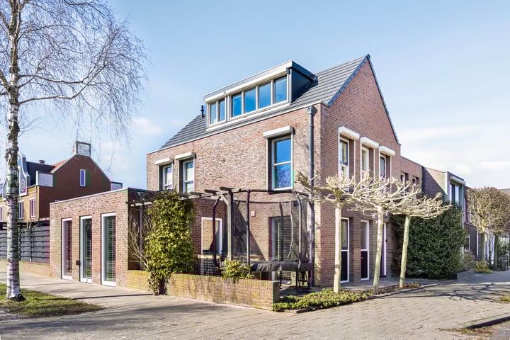 Eduard Jacobslaan 17 in Beverwijk foto