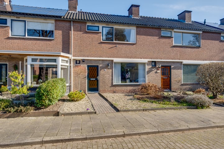 Eduard van Beinumlaan 14 in Dieren foto