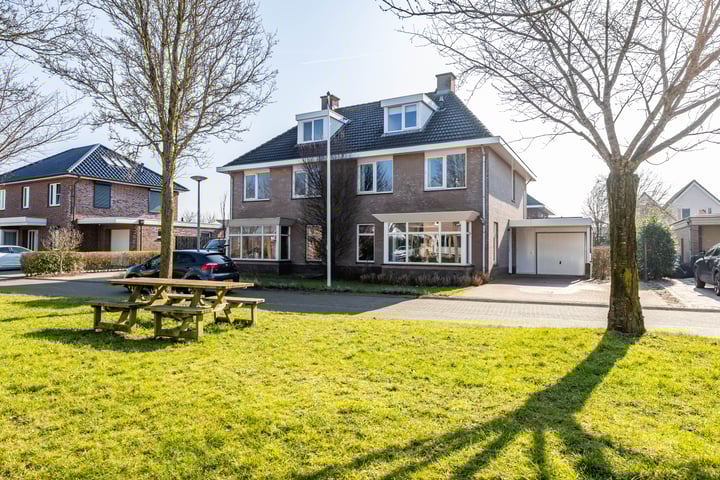 Eekwerd 9 in Groningen foto