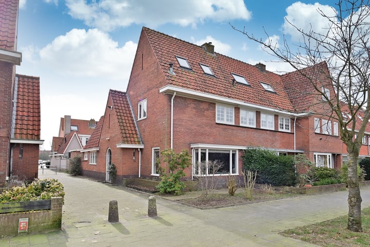 Eemnesserweg 242 in Hilversum foto