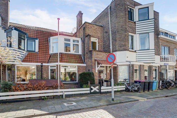 Eemwijkplein 4 in Voorburg foto