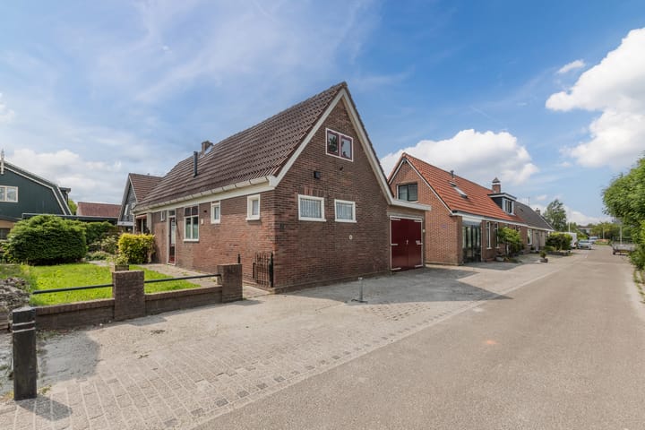 Eendrachtsstraat 2 in Zuid-Scharwoude foto
