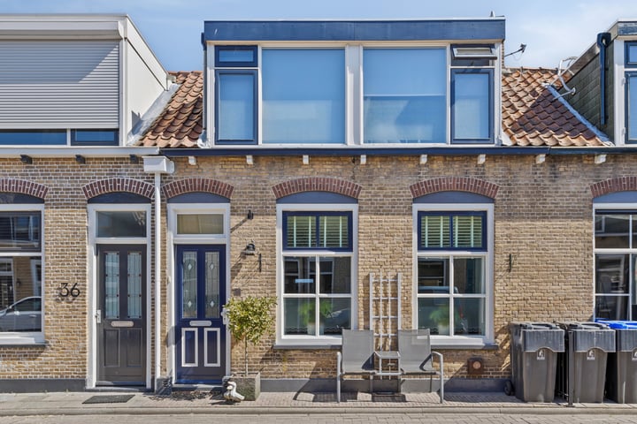 Eendrachtstraat 34 in Middelharnis foto