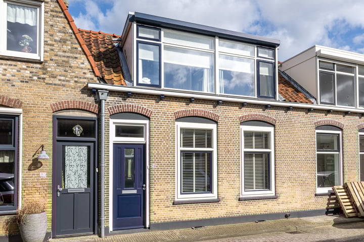 Eendrachtstraat 38 in Middelharnis foto