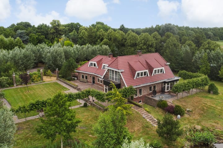 Eenendertigste Wijk-Zuid 22 in Hollandscheveld