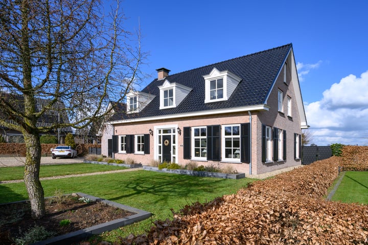 Eerbeekseweg 107 in Loenen foto