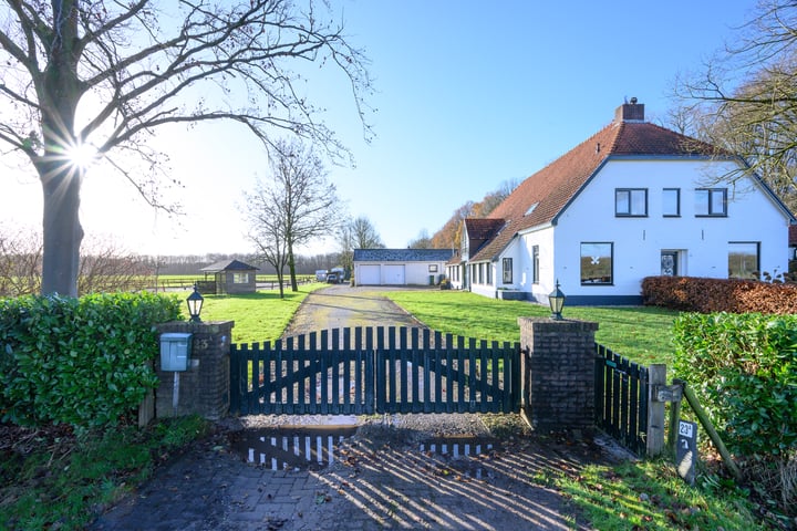 Eerbeekseweg 23A in Hall foto