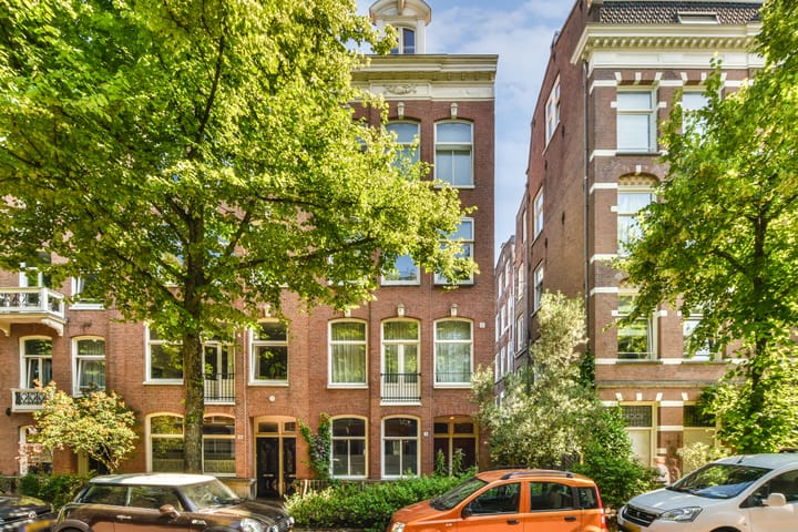 Eerste Hugo de Grootstraat 8-2 in Amsterdam foto