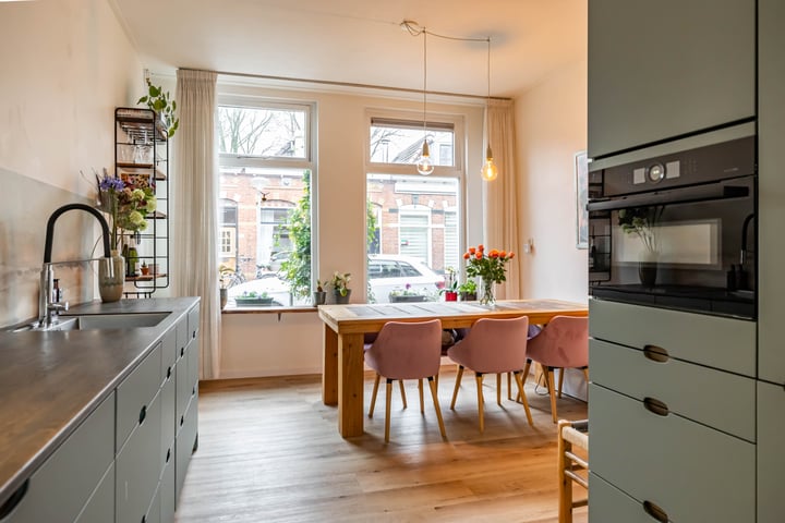 Eerste Spoorstraat 13 in Groningen foto