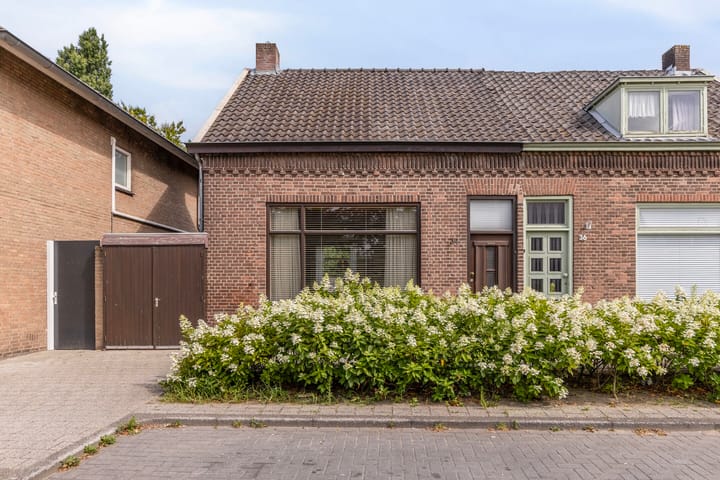 Eerste Zeine 34 in Waalwijk foto