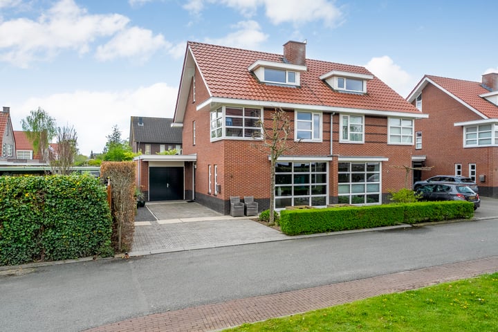 Egelantier 9 in Meppel foto