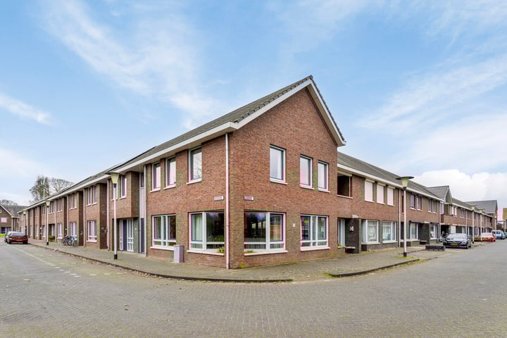 Egelstraat 2 in Helmond foto