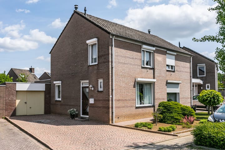 Eglantier 93 in Brunssum foto