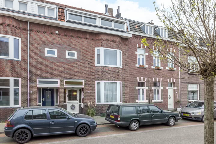 Eijmaelstraat 12 in Heerlen foto