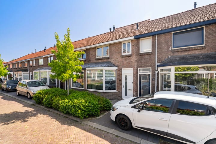 Eikeboomstraat 16 in Zwijndrecht foto
