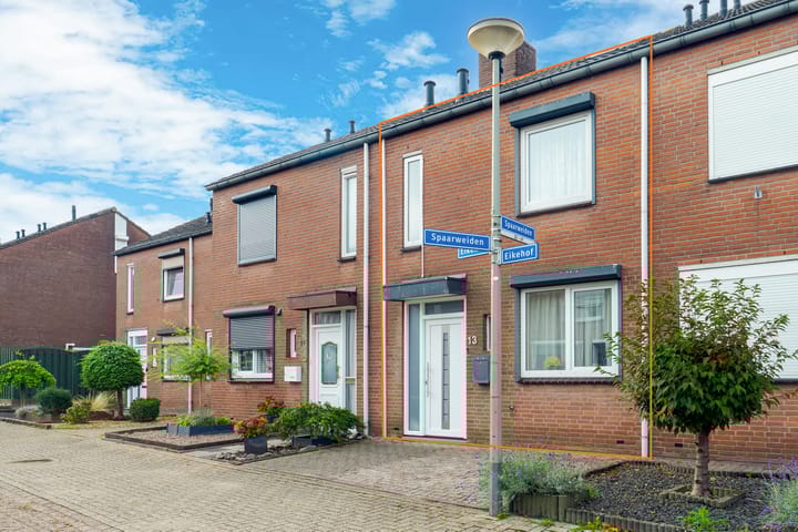 Eikehof 13 in Landgraaf foto