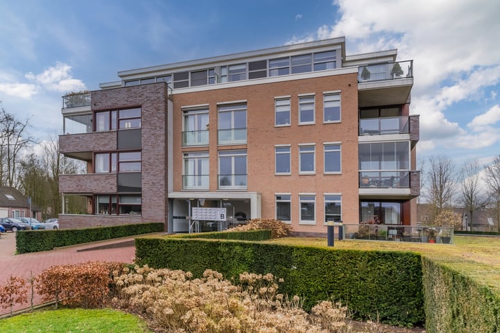 Eikenburg 66 in Eersel foto