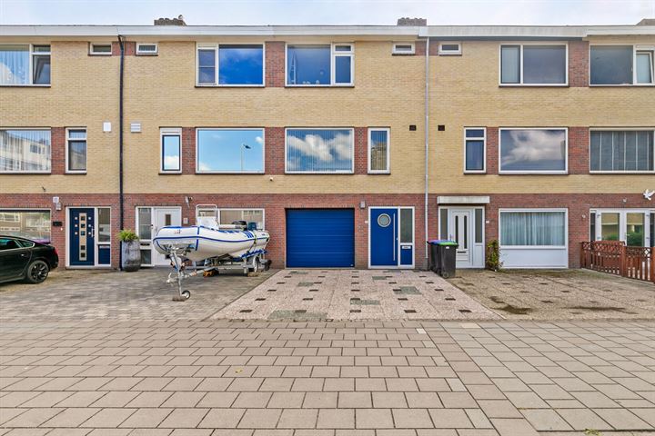 Eikenlaan 12 in Spijkenisse foto