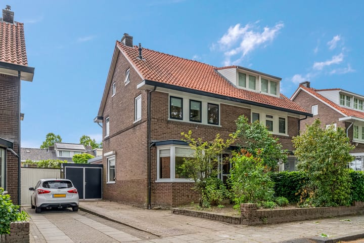 Eikenlaan 13 in Rhenen foto
