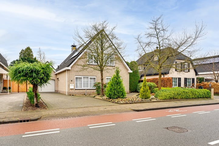 Eikenlaan 17 in Dordrecht foto