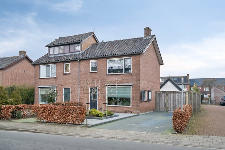 Eikenlaan 18 in Nijkerk foto