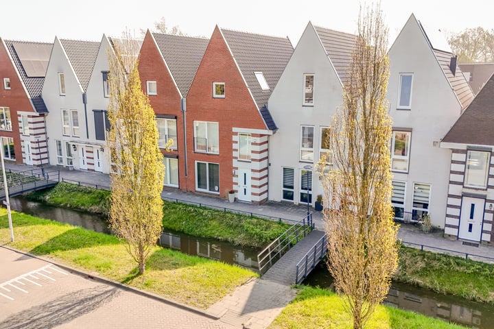 Eikenlaan 84 in Puttershoek foto