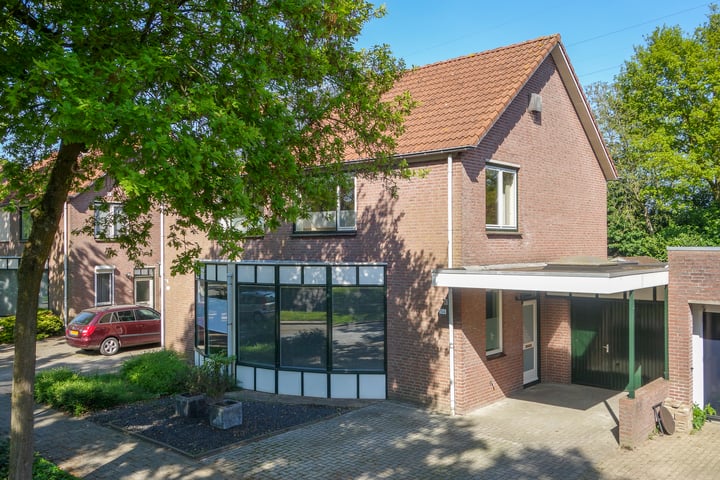 Eikenwal 154 in Uden foto