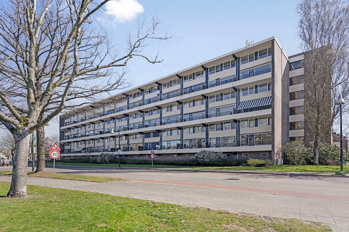 Einsteinlaan 124 in Apeldoorn foto