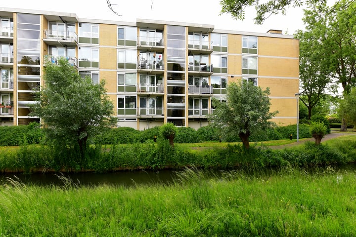 Einsteinlaan 327 in Badhoevedorp foto