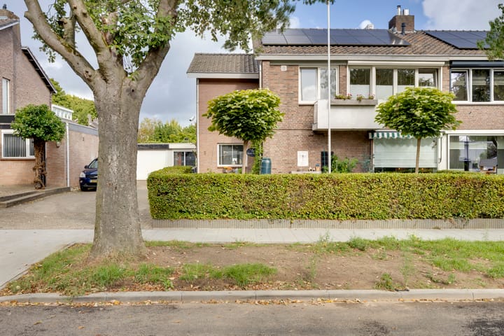 Einthovenstraat 5 in Geleen foto
