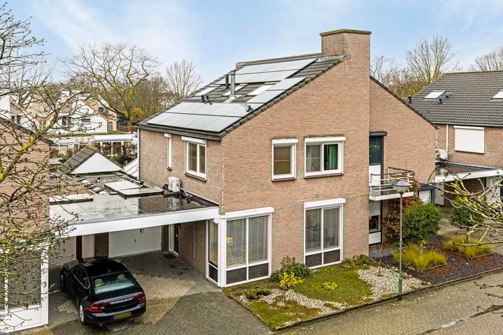 Elbeplantsoen 13 in Helmond foto
