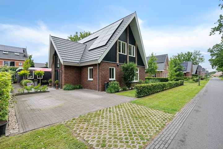 Elfenbank 19 in Assen foto