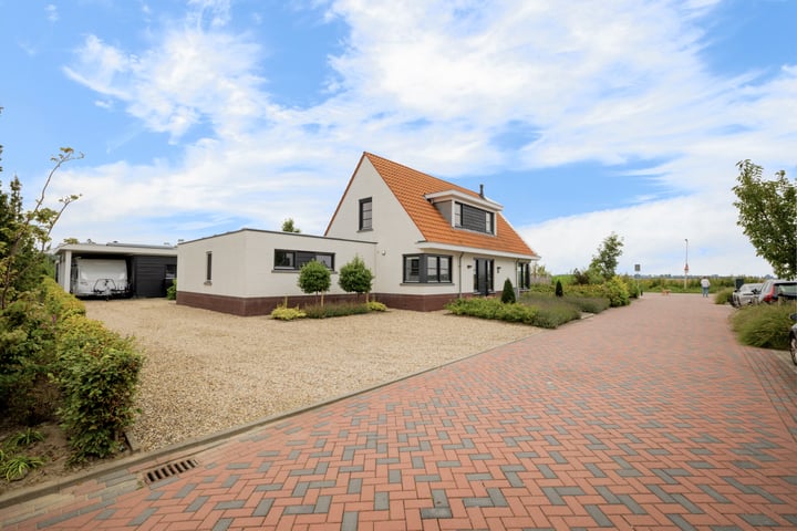 Elise van Calcarhof 2 in Sommelsdijk foto