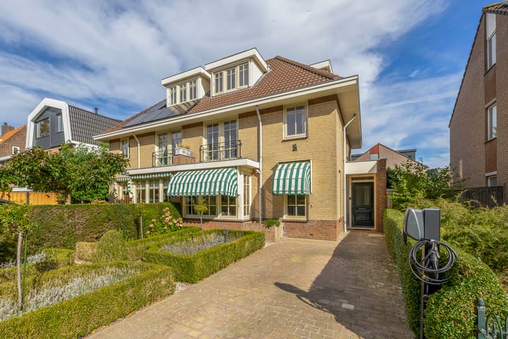 Elsbroekerlaan 13 in Hillegom foto