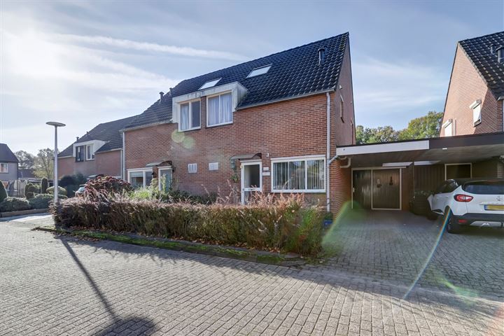 Else Mauhsstraat 123 in Hengelo foto