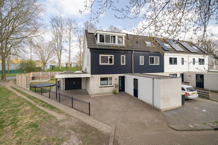 Else Mauhsstraat 51 in Hengelo foto