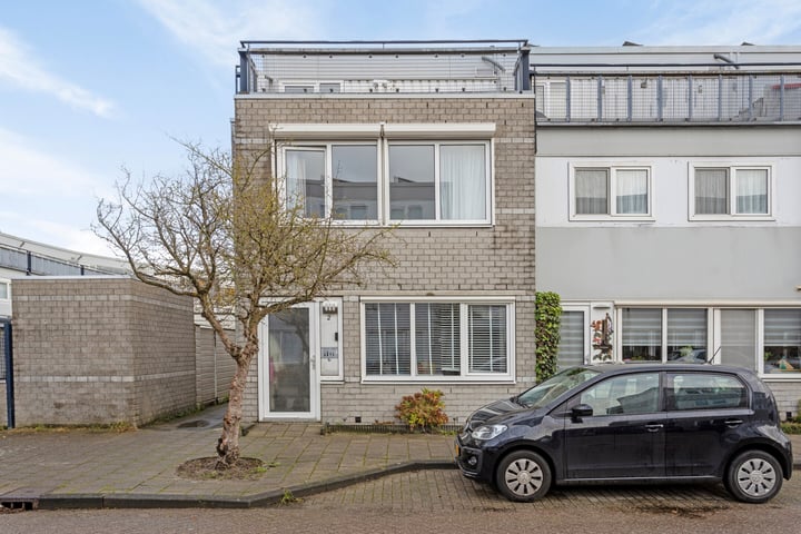 Else van der Banstraat 2 in Leiden foto