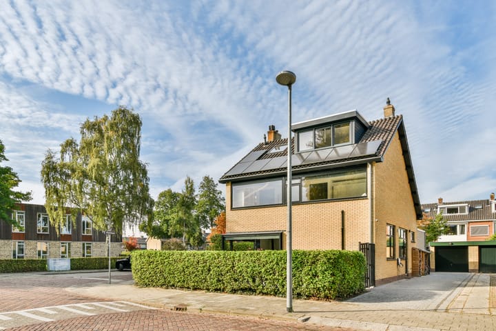 Elzenlaan 166 in Dordrecht foto