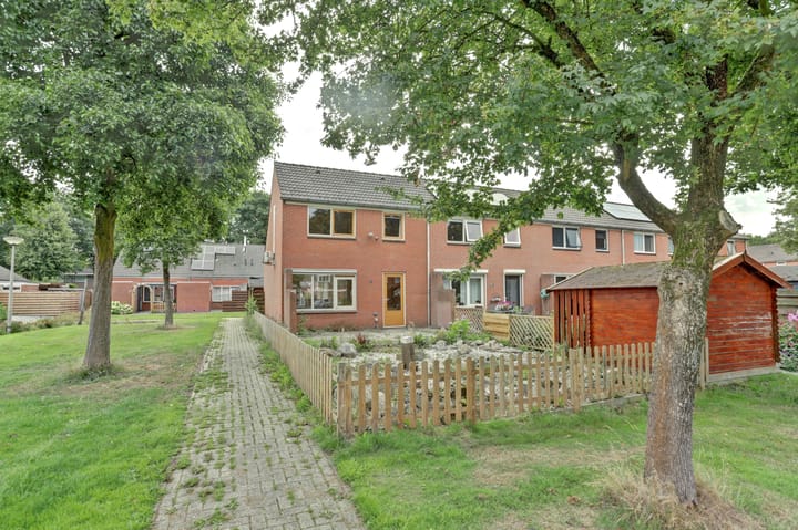 Elzenlaan 18 in Emmer-Compascuum