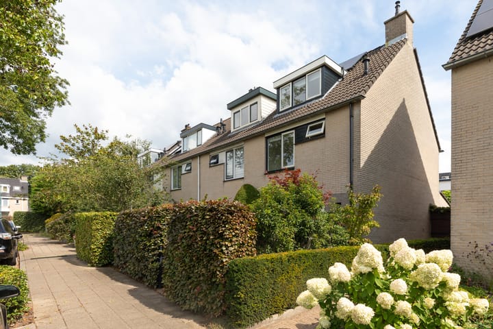 Elzenlaan 26 in Loosdrecht foto