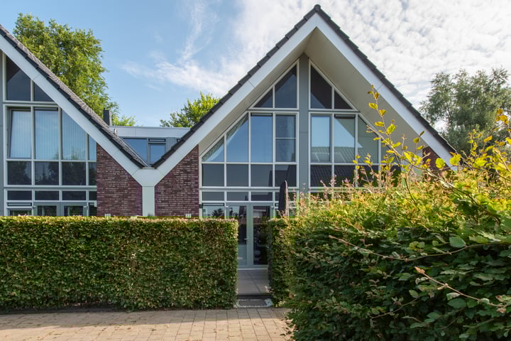 Elzenwal 22 in Heiloo foto