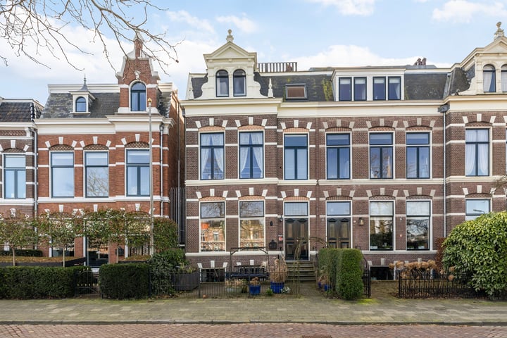 Emmakade 22 in Leeuwarden foto