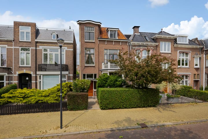 Emmakade 85 in Leeuwarden foto