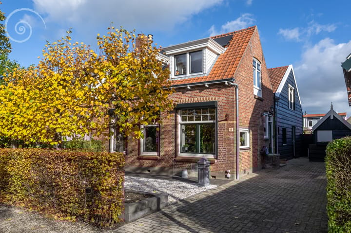 Foto van woning Emmalaan 10, Dirksland