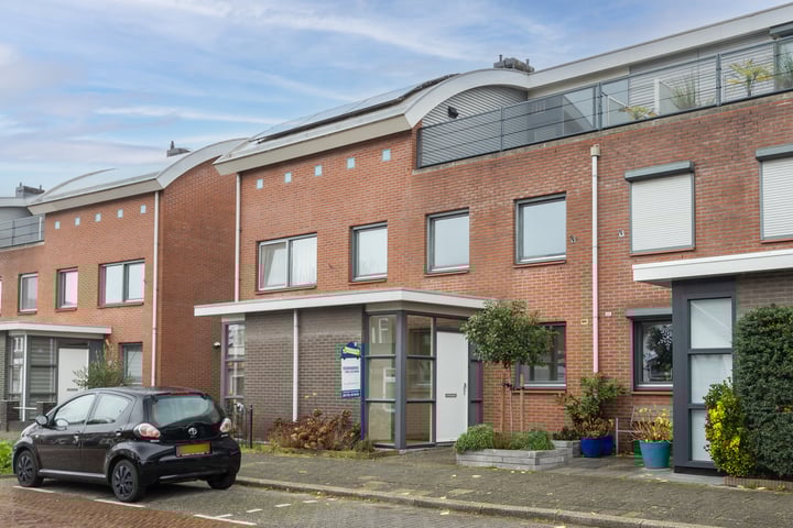 Foto van woning Emmalaan 82, Alphen aan den Rijn
