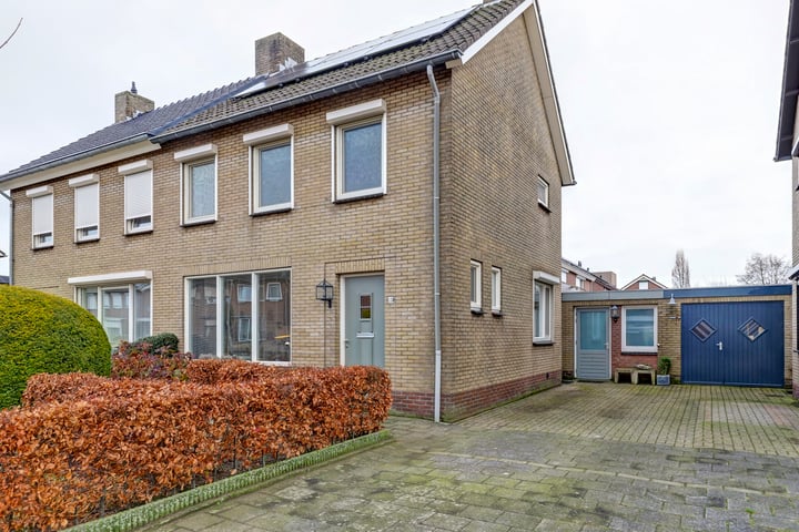 Emmastraat 13 in Panningen foto