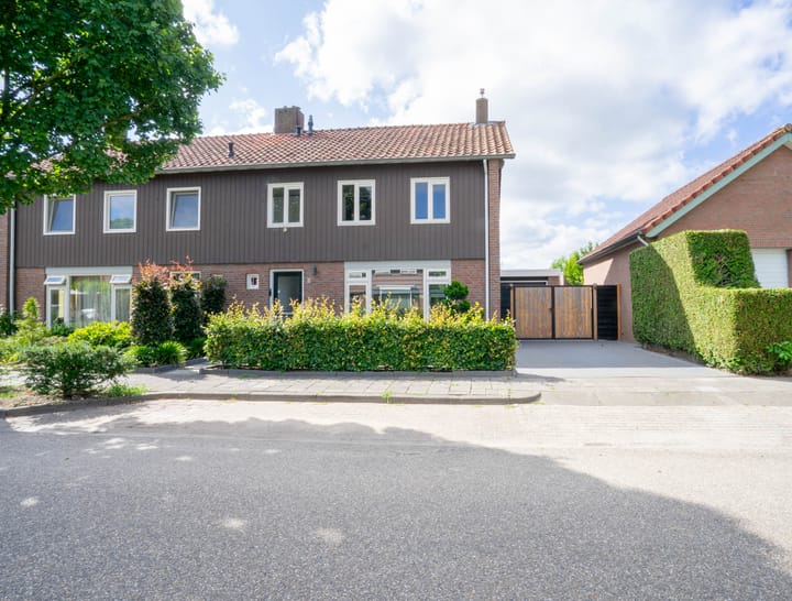 Emmastraat 2 in Bakel