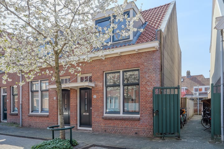 Emmastraat 20 in Sliedrecht