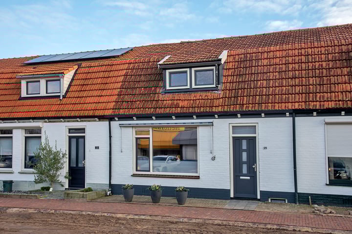 Emmastraat 25 in Borne foto